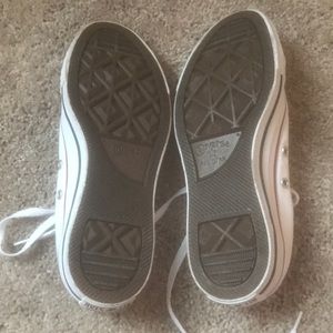 Converse Shoes - white low top converse brand new! Converse Shoes - white low top converse brand new!